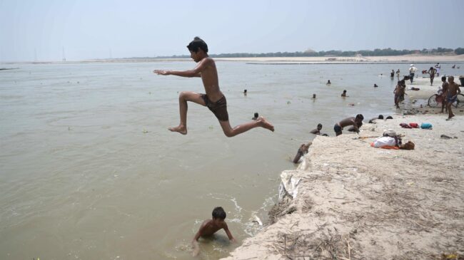 India declara el estado de alerta por una ola de calor sin precedentes en el norte del país