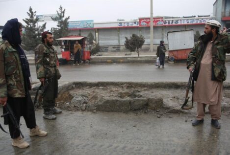Los talibanes acusan a Pakistán de la muerte de 40 civiles por bombardeos en la frontera