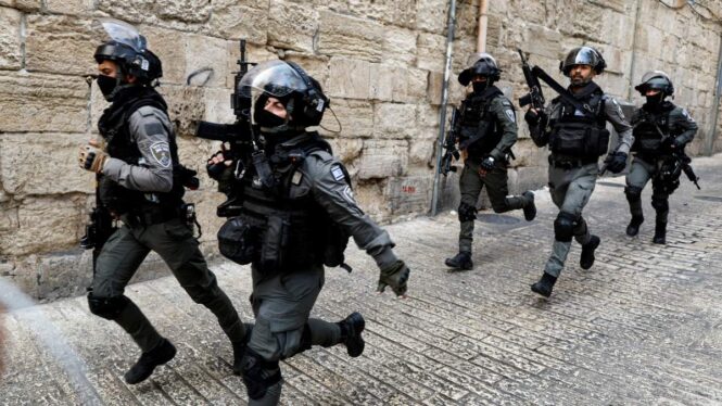 Jerusalén vive de nuevo disturbios que dejan una veintena de heridos
