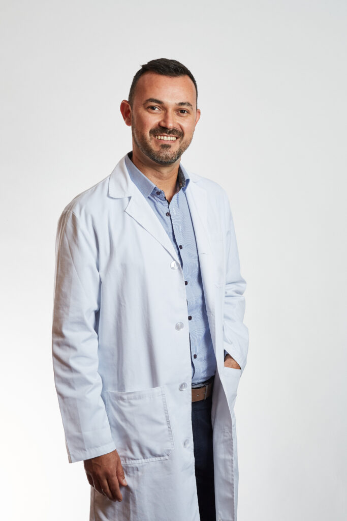 Dr. Joan Serrano Uribe
