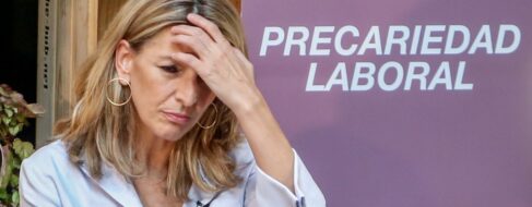 La guerra y los 'diktat' de Sánchez debilitan a Díaz: «Sólo queda cuadrarse ante Podemos»