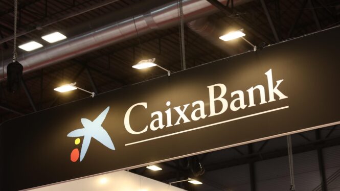 Caixabank eleva del 2% al 15% la parte del bonus de la plantilla que depende del cliente