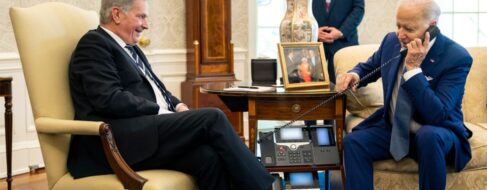 Zelenski pide a Biden que visite Ucrania: «Creo que debería venir a observar»