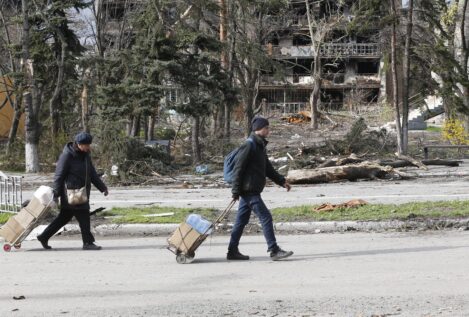 Ucrania denuncia la situación de civiles en Azovstal en Mariúpol y nuevas operaciones ofensivas en Járkov