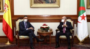 Argelia amenaza a España con cortar el suministro si reabre el gasoducto con Rabat