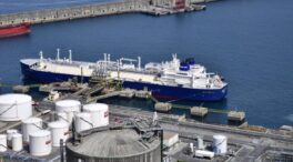 España mantiene sus reservas de gas en el 60% y descargará 31 barcos más este mes