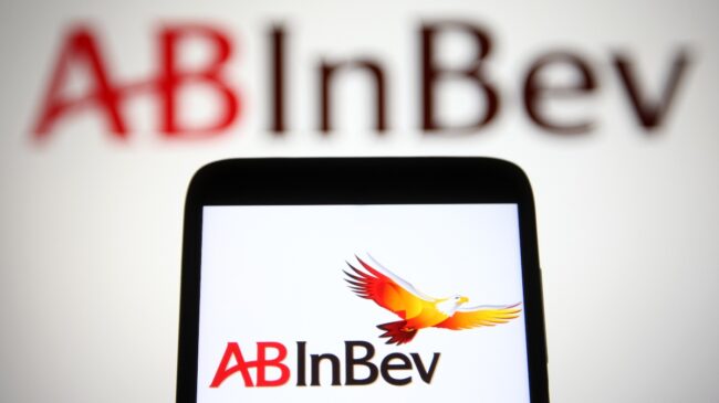 La cervecera AB InBev asume 1.000 millones en pérdidas por el fin de sus operaciones en Rusia