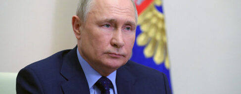 Putin amenaza con un ataque relámpago a quien intervenga en el conflicto de Ucrania