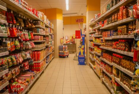 Claves de la OCU para no gastar de más en los supermercados en plena reduflación