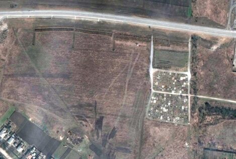 Los satélites muestran una fosa común en Mariúpol «20 veces más grande» que la de Bucha