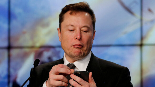 Elon Musk exige a Twitter pruebas sobre la cifra de cuentas falsas