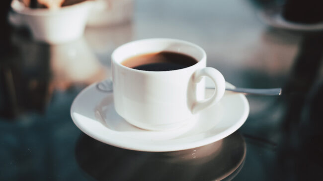 Café, cafeína y salud ocular: ¿aliados o enemigos?