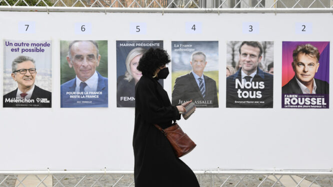 Francia arranca las votaciones de primera vuelta con Macron como favorito