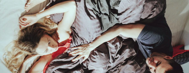 Los beneficios de dormir solo: por qué no conviene compartir cama para descansar bien