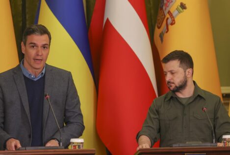 Sánchez anuncia junto a Zelenski el envío de 200 toneladas de equipo militar a Ucrania