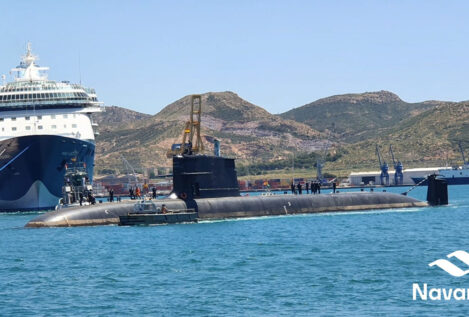 El submarino S-81 sale por primera vez al mar en su última fase de pruebas