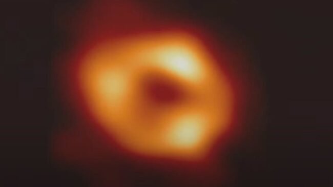 Toman la primera imagen del agujero negro supermasivo en el corazón de la Vía Láctea