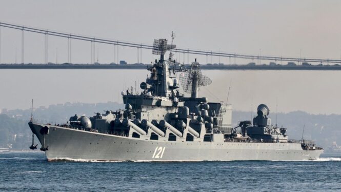 Ucrania afirma haber destruido un barco de guerra ruso en el Mar Negro