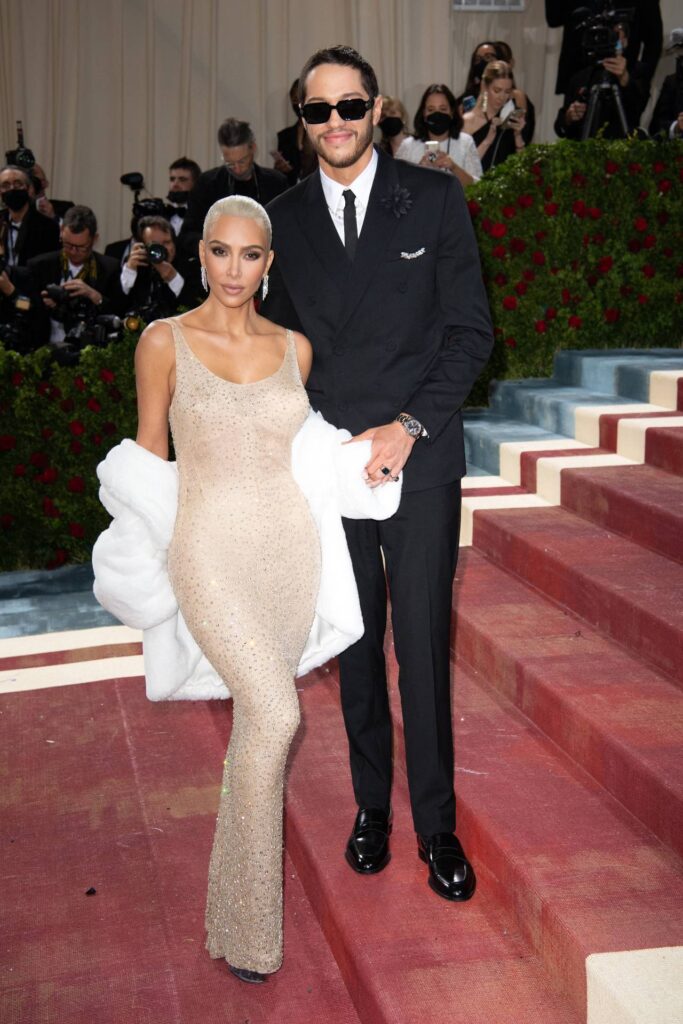 Kim Kardashian impactó a su llegada a la Gala MET. Gtres