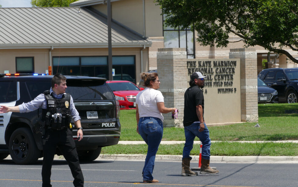 Aumentan a 19 niños y dos adultos los muertos en un tiroteo en una escuela de Texas