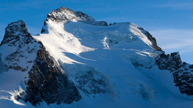 Un alpinista español y una francesa mueren en Suiza por un desprendimiento de hielo
