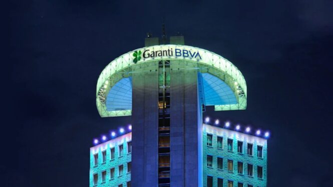 BBVA revoluciona la cúpula directiva de su filial turca tras elevar su participación al 86%