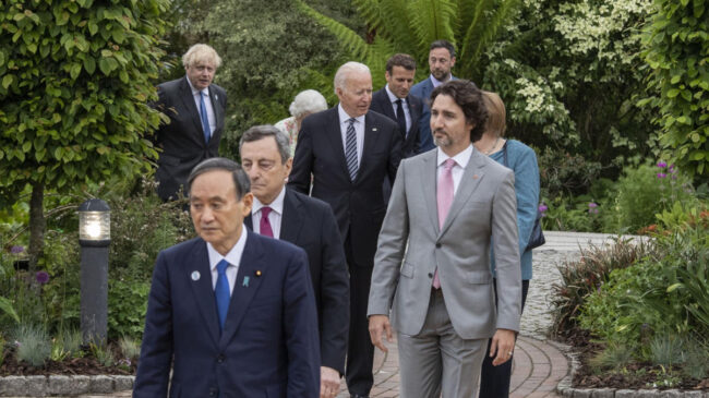 El G-7 se compromete a prohibir las importaciones de petróleo ruso
