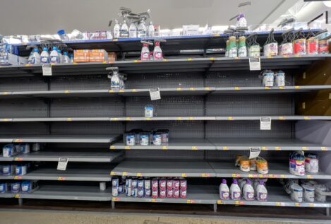 Nueva York declara el estado de emergencia ante la falta de leche de fórmula para bebés