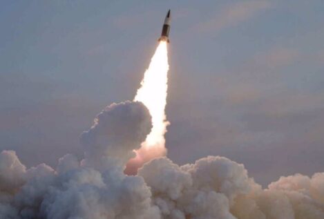 Corea del Norte dispara un posible misil balístico hacia el mar de Japón