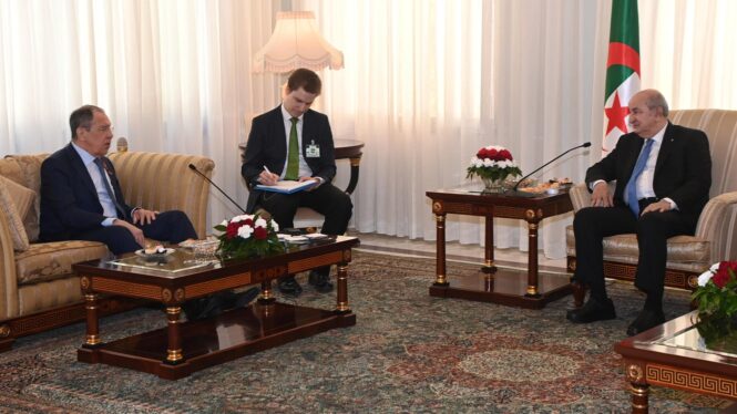 Rusia firma un documento de entendimiento con Argelia para impulsar relaciones
