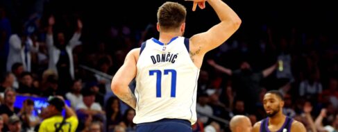 Luka Doncic aplasta a los Suns (123-90) y prolonga el sueño del anillo de los Mavs