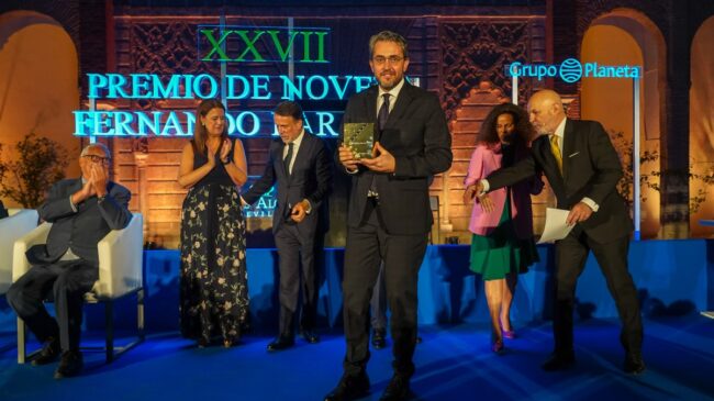 El exministro y escritor Máxim Huerta gana el XXVII Premio Fernando Lara con 'Adiós, pequeño'