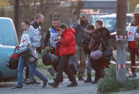 Ucrania evacúa a todas las mujeres, niños y ancianos de la acería de Mariúpol