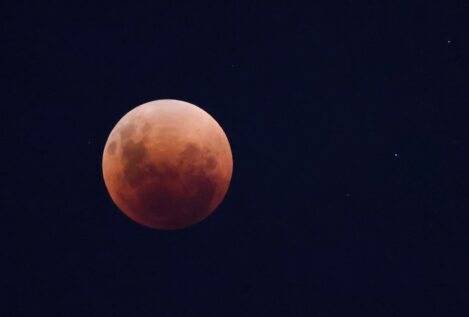 Eclipse lunar: la 'luna de sangre', en imágenes