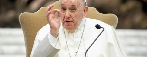 El Papa insinúa que «los ladridos» de la OTAN hacia Rusia han podido facilitar la invasión de Ucrania