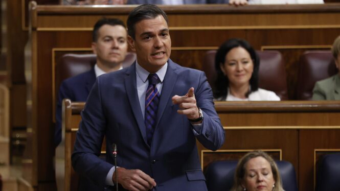 Sánchez recuerda la «condena por corrupción» del PP y Gamarra subraya que su Gobierno nació de «un pacto diabólico»