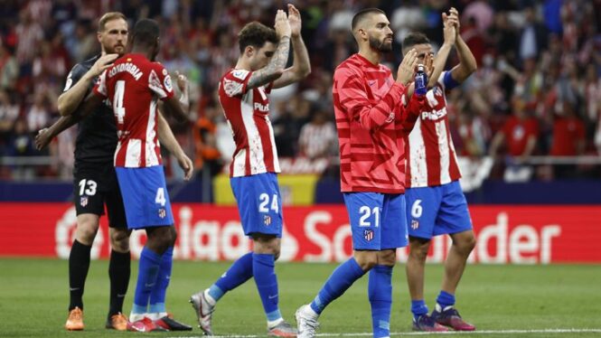El Atlético vence al Real Madrid en el derbi madrileño
