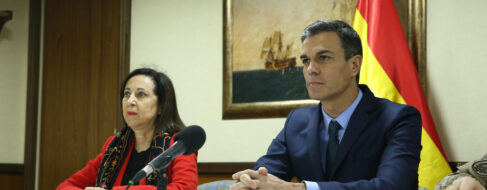 Sánchez y Robles pactaron la destitución de la jefa del CNI en una cita hace días en Moncloa 
