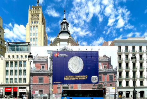 Concordia Real despliega en Madrid una pancarta para reivindicar al Rey emérito