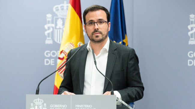 Garzón censura el «espectáculo» de Juan Carlos I en Sanxenxo: «Es un delincuente»