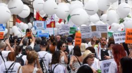 Miles de enfermeros se manifiestan en Madrid para reclamar mejores condiciones