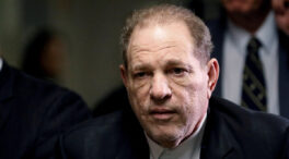 Harvey Weinstein afronta dos cargos por abusos a una mujer en Londres