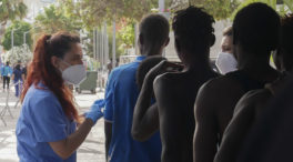 Mueren 18 inmigrantes en un salto masivo de la valla de Melilla y 133 logran entrar