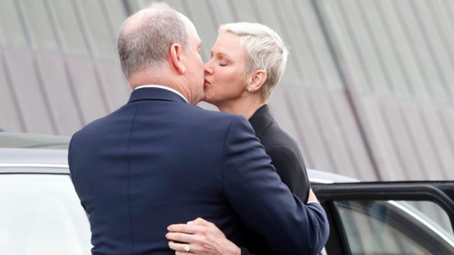 El beso de Alberto y Charlene de Mónaco: cuando una imagen vale más que mil palabras
