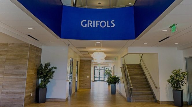 Grifols se desploma un 12,3% por una posible ampliación de capital y la bolsa baja un 1,56%