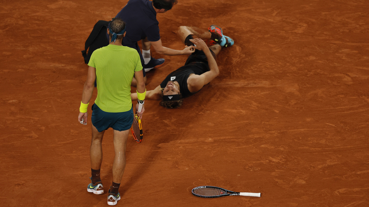 Nadal se clasifica a la final de Roland Garros tras una lesión de Zverev durante el partido