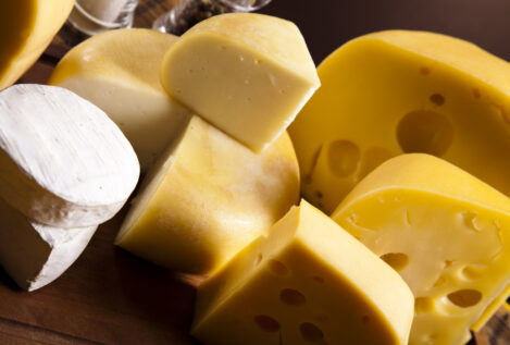 Comer queso y perder peso es posible: la lista de los que menos (y más) nos engordan