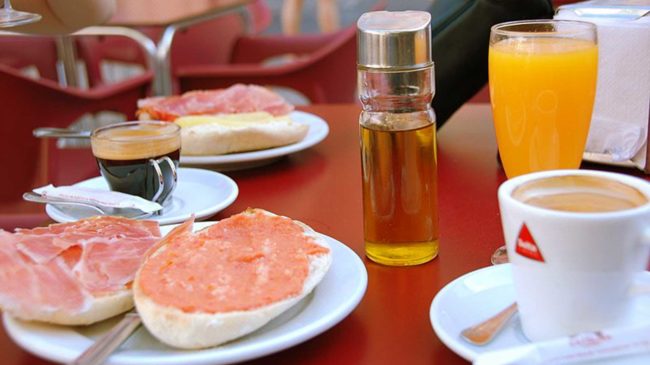 Qué alimentos deberías tomar en el desayuno para adelgazar rápidamente (no todo vale)