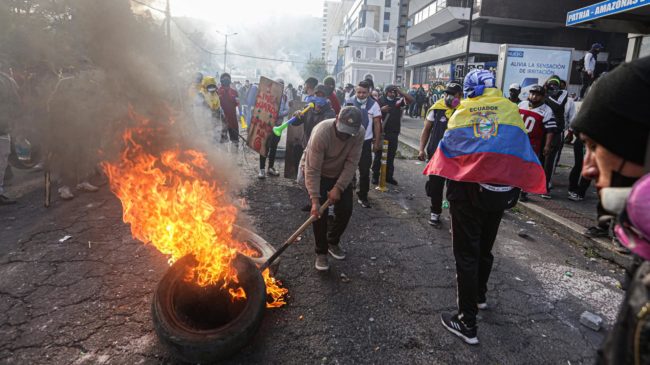 Un manifestante muere en las protestas de Ecuador debido a un impacto de perdigones