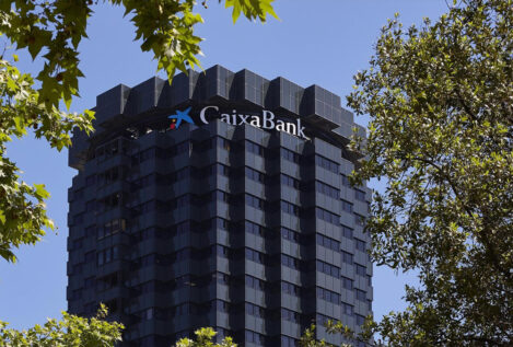 La CNMV multa a CaixaBank con 3,25 millones por incumplir obligaciones en una emisión de bonos